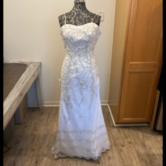 NWT Zurc white with silver lace trumpet spaghetti strap Wedding Dress size 2 - Picture 1 of 6
